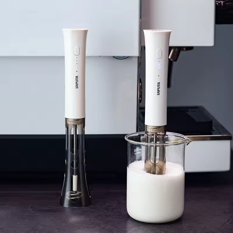 Kitchen Gadgets And Tools - 電動ミルクフォーマー、ハンディタイプ、USB充電式、コーヒー用泡立て器、ラテやカプチーノを作るのに最適、ミキサー、泡立て器、キッチン用品、バリスタ用ツール。