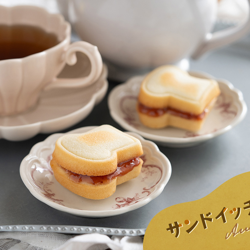 8 空洞トーストパンパターン炭素鋼ケーキ型マドレーヌマフィン - Kitchen Gadgets And Tools のレビューと価格